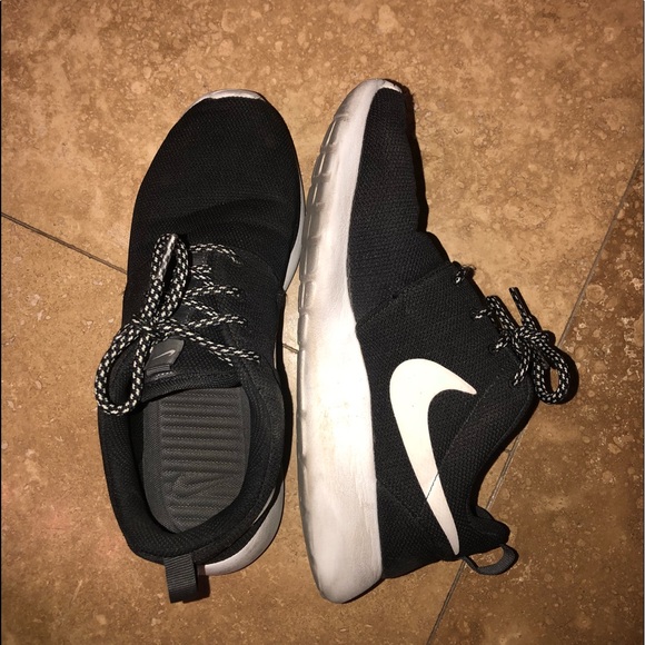 how much are all black roshes